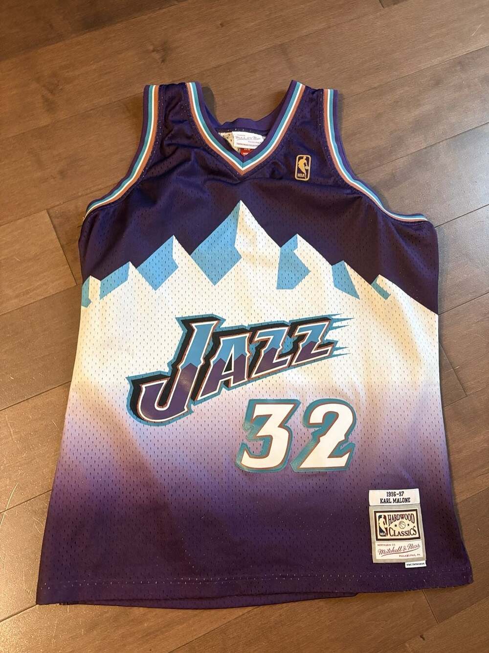 Mitchell & Ness Karl Malone Utah Jazz 1996-97 Jersey Size 48